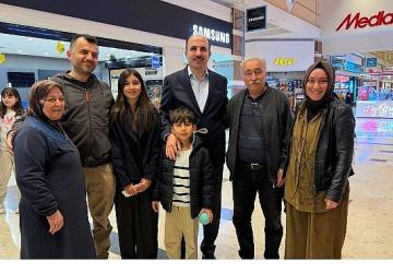 Başkan Altay Alışveriş Merkezinde Esnafla ve Vatandaşlarla Buluştu
