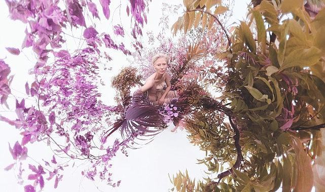 Sølve Sundsbø'nun Çektiği Elements Başlıklı 2026 Pirelli Takvimi, Prag'da Tanıtıldı