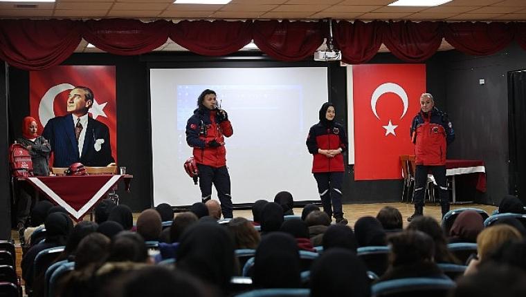 Bayrampaşa'da liselerde hayat kurtaran eğitim
