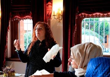 Konak güllerinin kâğıttaki izleri büyüledi