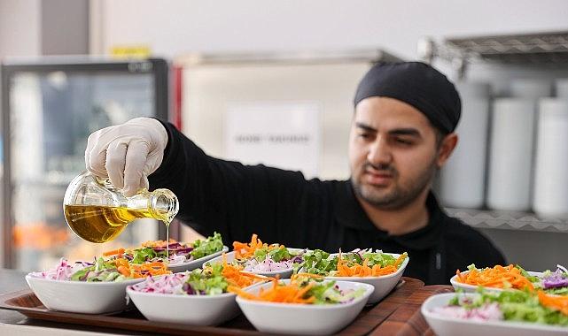 Buca'da dayanışma sofrası büyüyor