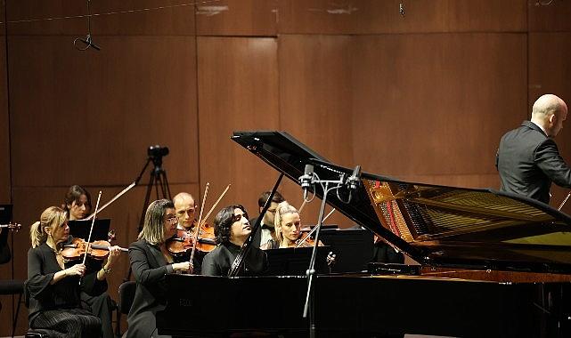 Şef Giuseppe Mengoli ve piyanist Cem Babacan İstanbul Devlet Senfoni Orkestrası sahnesinde buluştu