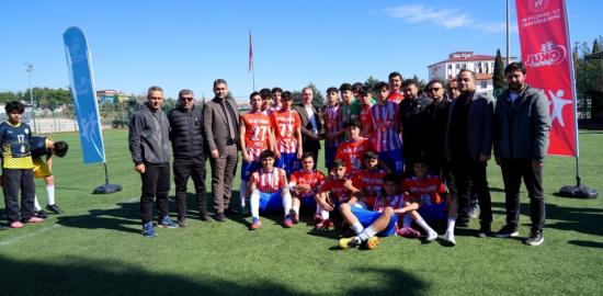 Genç Erkekler Futbol Turnuvası finali tamamlandı: Şampiyon Adıyaman Spor Lisesi