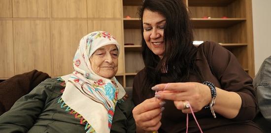 Osmangazi'de Huzurevi Sakinlerini Mutlu Eden Buluşma