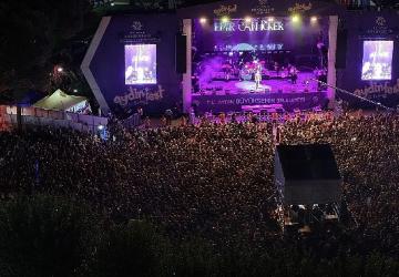 Başkan Çerçioğlu sevilen sanatçıları gençlerle buluşturmaya devam ediyor