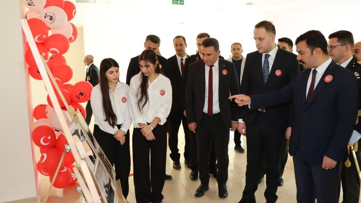 Kahta’da 29 Ekim Cumhuriyet Bayramı coşkuyla kutlandı Kahta’da 29 Ekim Cumhuriyet Bayramı coşkuyla kutlandı