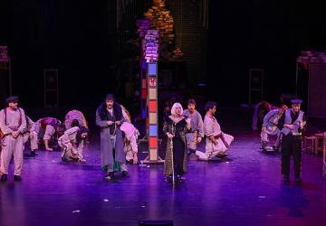 “Eşeğin Gölgesi" Bakırköy'de Görkemli Gala İle Sahnelendi