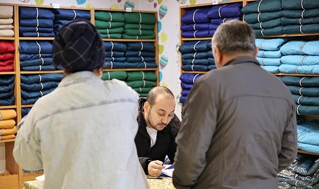 Bayrampaşa Belediyesi'nden 900 çocuğa 900 mont