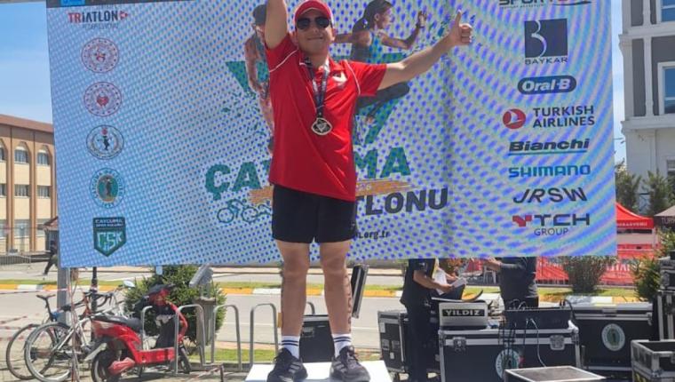 Yusuf Efe Gündüz Türkiye Kupası Duatlon Finalinde Şampiyon Oldu