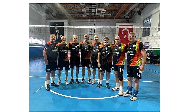 Osmangazi'nin Veteran Voleybolcuları Zirveye Çıktı