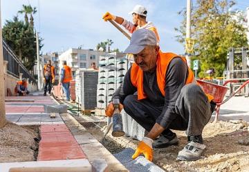 Yenişehir'de yol ve kaldırımlar yenileniyor