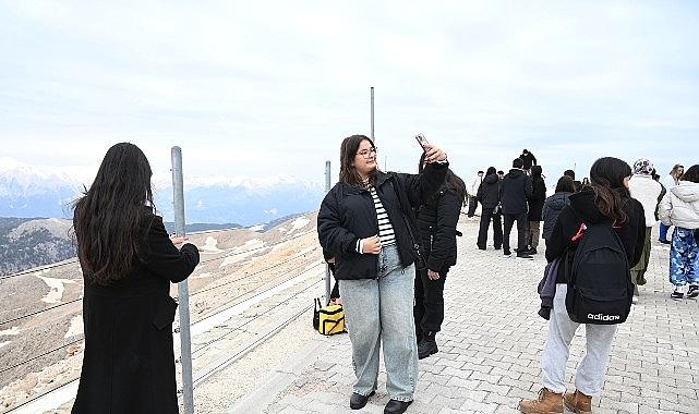 Kemer Belediyesi'nden öğrencilere Tahtalı'da moral gezisi