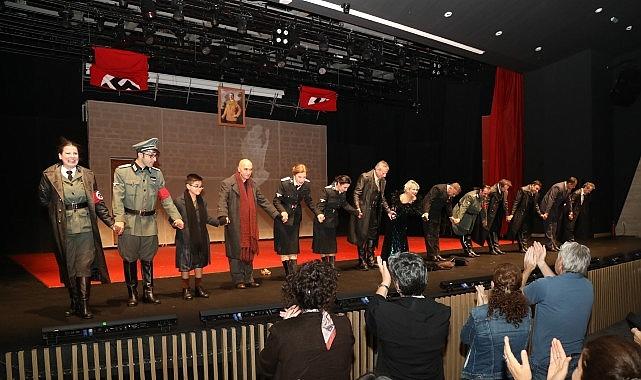 “Yaşamak mı, Yoksa Ölmek mi" Ataşehir'de Seyirciyle Buluştu