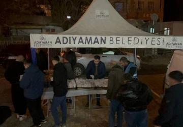 Adıyaman Belediyesi’nden Miraç Kandili’nde vatandaşlara kandil ikramı - Videolu Haber