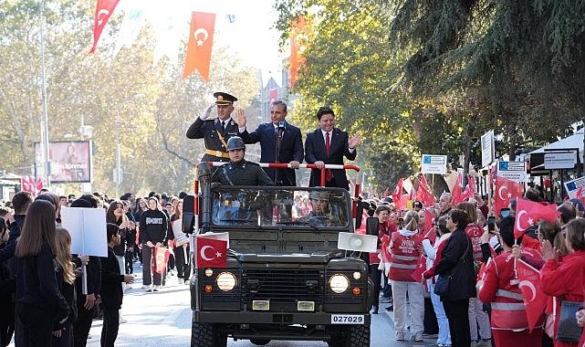 Kadıköy'de Cumhuriyet Yürüyüşü Öncesi Renkli Görüntüler