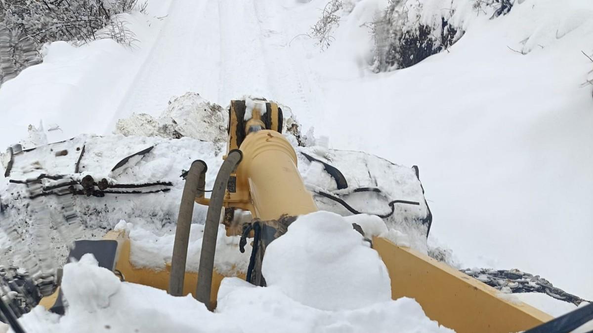 Adıyaman’ın gölbaşı ilçesinde karla mücadele çalışmaları sürüyor