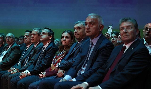 Başkan Vekili Özdemir Resort Turizm Kongresi'ne katıldı