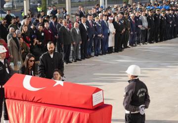 Trafik kazasında hayatını kaybeden Polis Memuru Cengiz Askar, memleketine uğurlandı