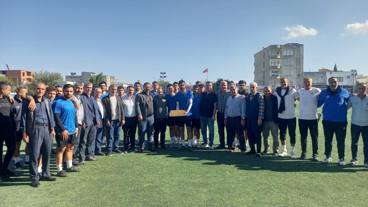 Erdem’den Kahta 02 Spor’a 150 Bin TL Prim ve 200 Bilet Desteği Erdem’den Kahta 02 Spor’a 150 Bin TL Prim ve 200 Bilet Desteği