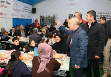 Vali Varol ve Başkan Tutdere Kap Cami’de vatandaşlarla iftar yaptı