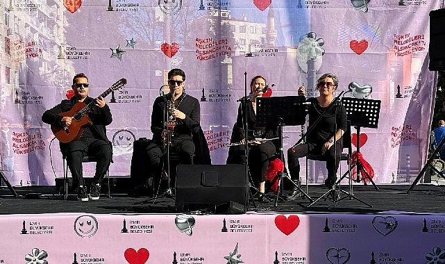 Aşkın melodileri Alsancak'ta yükseldi