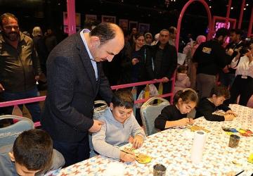 Başkan Altay 17. Altın Dokunuşlar Festivali'nde Ziyaretçilerle ve Çocuklarla Buluştu