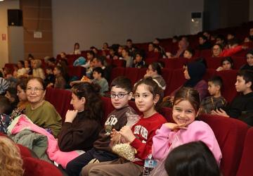 Çiğli'de Sömestr Tatili Sinemayla Şenlendi: 7 Bin 500 Çocuk Beyaz Perdeyle Buluştu