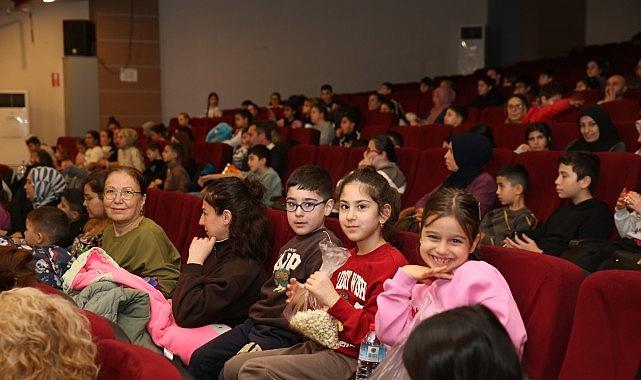 Çiğli'de Sömestr Tatili Sinemayla Şenlendi: 7 Bin 500 Çocuk Beyaz Perdeyle Buluştu