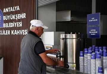 Büyükşehir Belediyesi'nin Emekli Kahveleri büyük ilgi görüyor