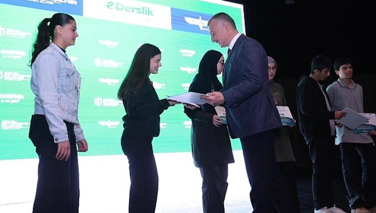 YKS ve LGS'ye ücretsiz hazırlık programı Kılavuz e-Derslik açıldı