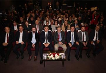 Başkan Tugay Zonguldak'ta düzenlenen sağlık zirvesine katıldı