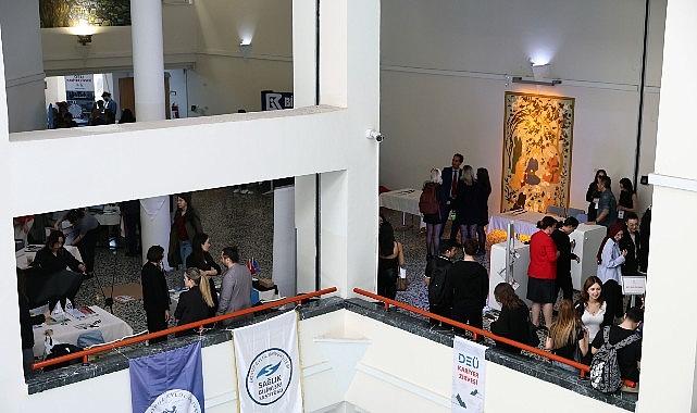 DEÜ Sağlık'26 Kariyer Zirvesi Başladı