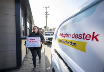 Mersin Büyükşehir’den Dar Gelirli Ailelere Bebek Yardımı