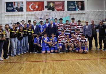 Adıyaman’da okullar arası voleybol Müsabakaları büyük bir coşku ve heyecanla tamamlandı