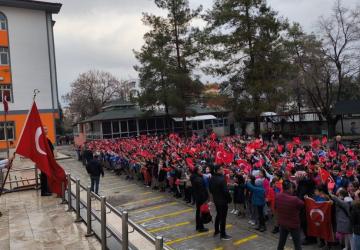 Adıyaman’da okullar bayrak sevgisi temasıyla açıldı