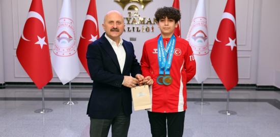 Adıyamanlı Milli sporcu Vali Varol ile bir araya geldi