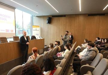 İnegöl Belediyesi'nden Gençlere Avrupa Fırsatı: DiscoverEU Tanıtım Etkinliği Düzenlendi