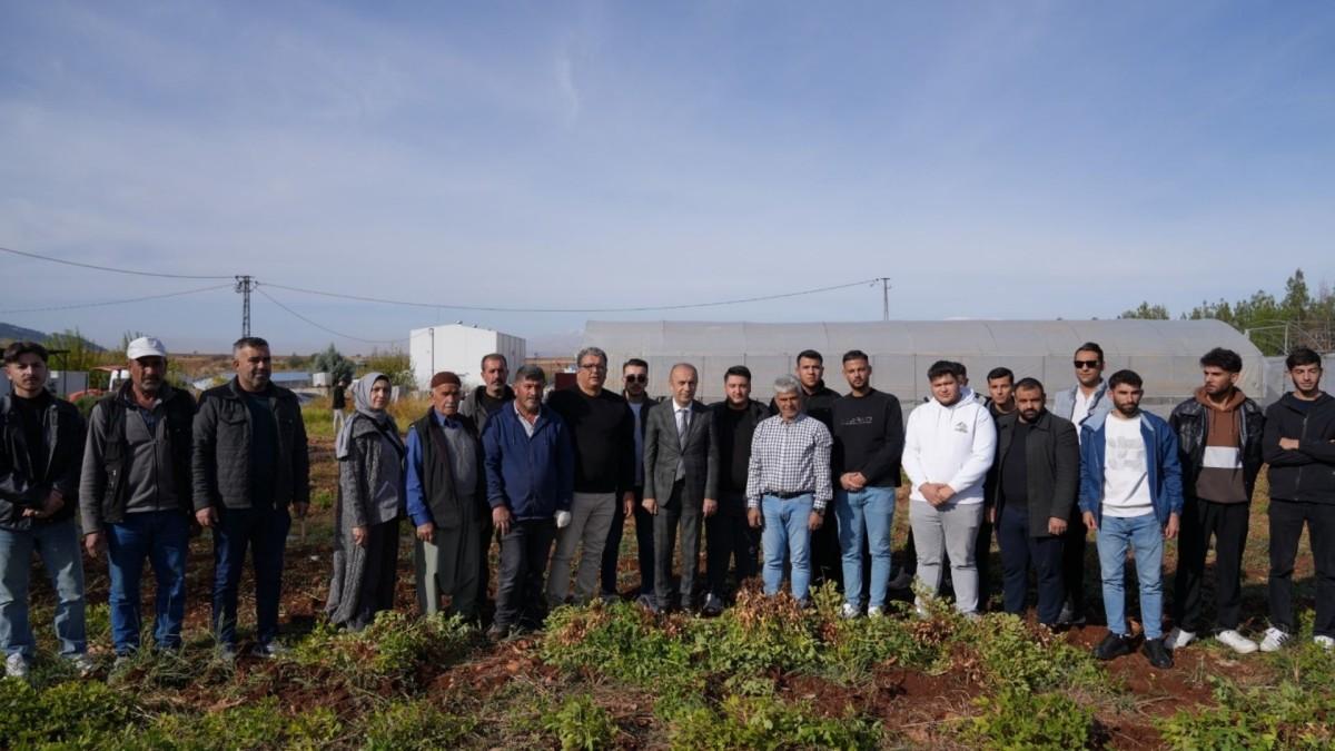ADYÜTAYAM’da yer fıstığı hasadı ve sera denemeleri başarıyla tamamlandı