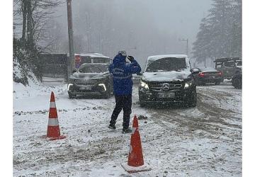 Büyükşehir Zabıtası kar kış dinlemiyor
