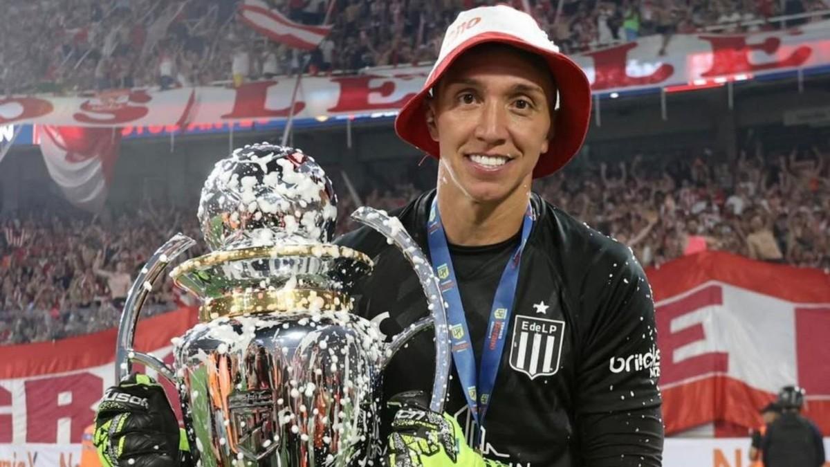 Fernando Muslera, bir haftada iki kupa kazandı