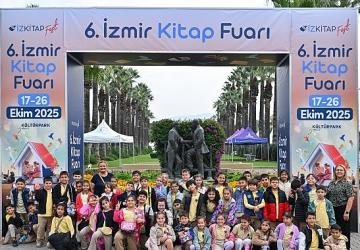 İZKİTAP'a her yaştan ziyaretçi