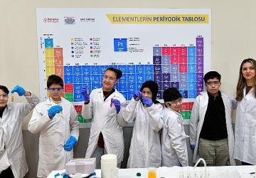 Bornovalı çocukların Kış Bilim Kampı heyecanı