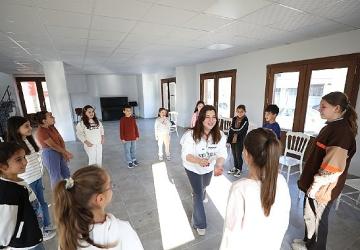 Menderes'te Çocuklara Tiyatro Eğitimi