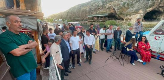 Sanatçı Latif Doğan yeni klibini Kızılin Merinos İskelesi’nde çekti - Videolu Haber