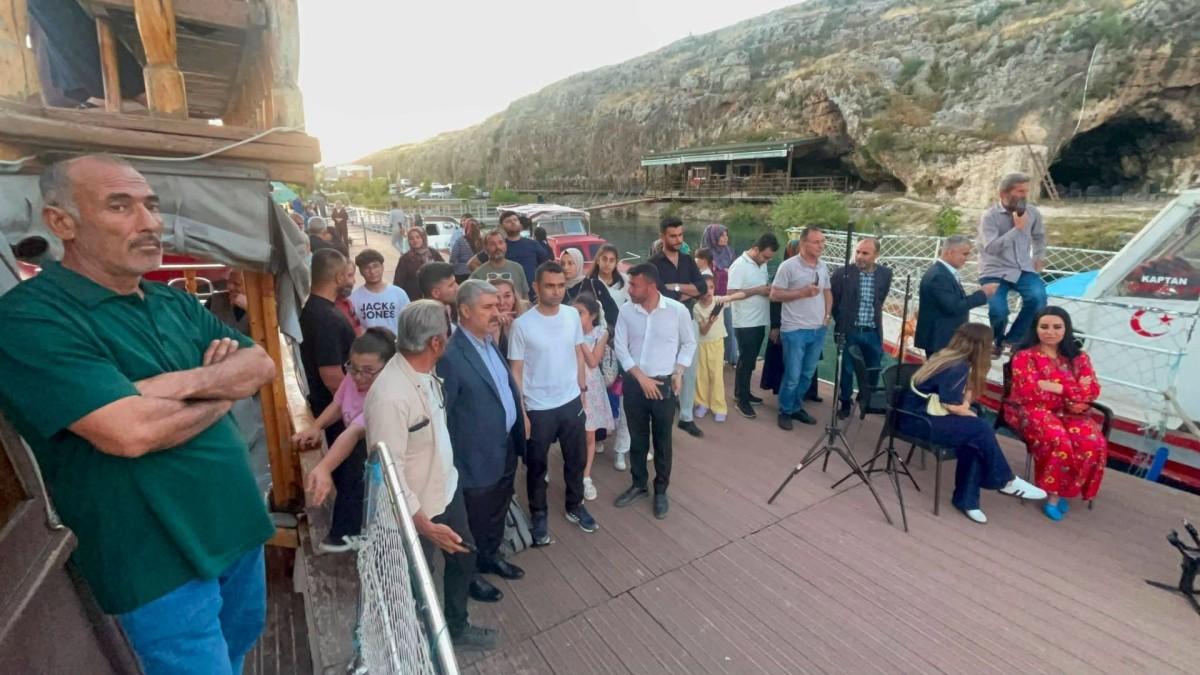 Sanatçı Latif Doğan yeni klibini Kızılin Merinos İskelesi’nde çekti - Videolu Haber