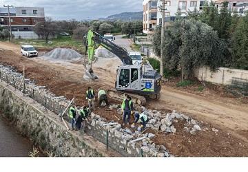 Aydın Büyükşehir Belediyesi Kentin Dört Bir Yanında Eş Zamanlı Çalışmalarını Sürdürüyor