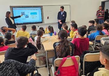 İzmir Metrosu'ndan öğrencilere metro ve tramvay eğitimi