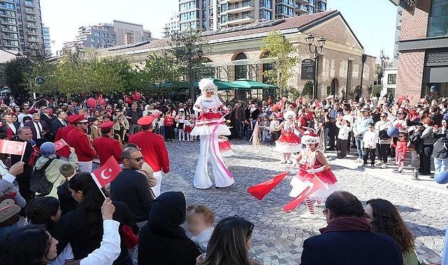 Cumhuriyet'in ruhu Fişekhane'de sanatla buluştu Cumhuriyet'in ruhu Fişekhane'de sanatla buluştu