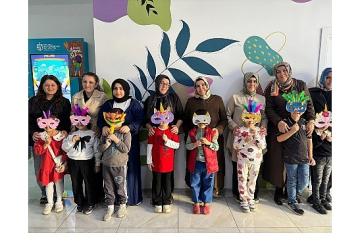 Anne Şehir'de dopdolu, rengârenk bir ara tatil