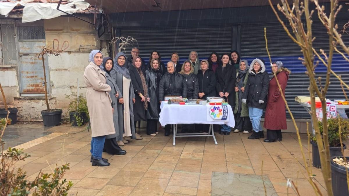 Adıyaman Kent Konseyi Kadınlar Meclisi’nden deprem şehitleri anısına helva dağıtımı - Videolu Haber